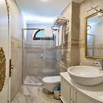 1453 Hotel