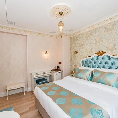 1453 Hotel 3*
